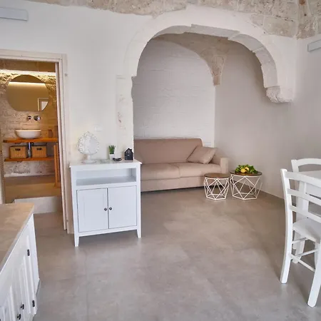 בית נופש Dimora - Le Rondini Su